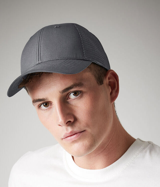Recycled urbanwear 6-panel snapback trucker