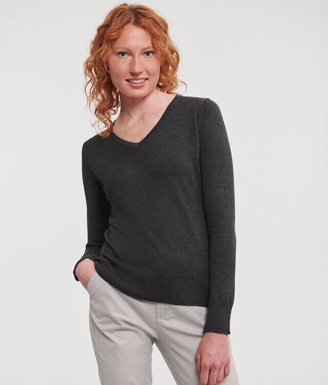 Women's v-neck knitted sweater
