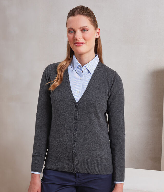 Women's button-through knitted cardigan