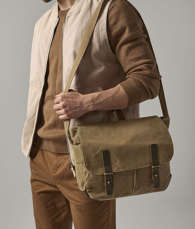 Heritage waxed canvas messenger